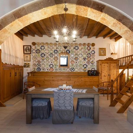 "Finio" Traditional House Apartment อาร์คานเยโลส ภายนอก รูปภาพ