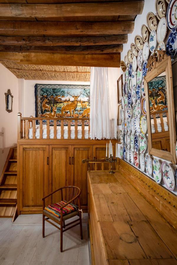 "Finio" Traditional House Apartment อาร์คานเยโลส ภายนอก รูปภาพ