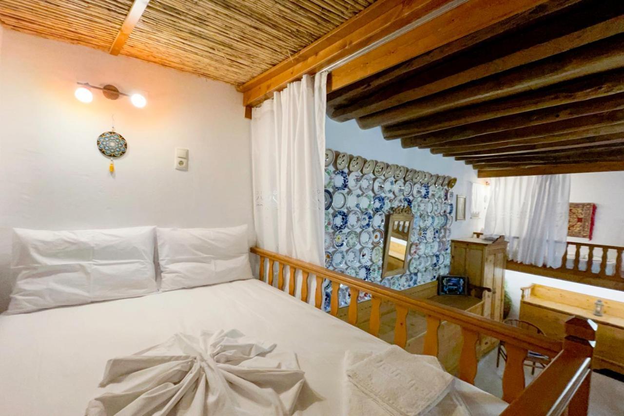"Finio" Traditional House Apartment อาร์คานเยโลส ภายนอก รูปภาพ