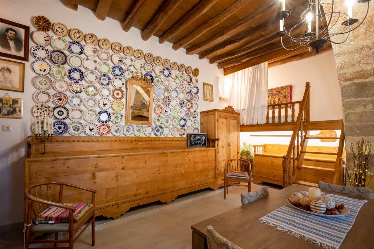 "Finio" Traditional House Apartment อาร์คานเยโลส ภายนอก รูปภาพ