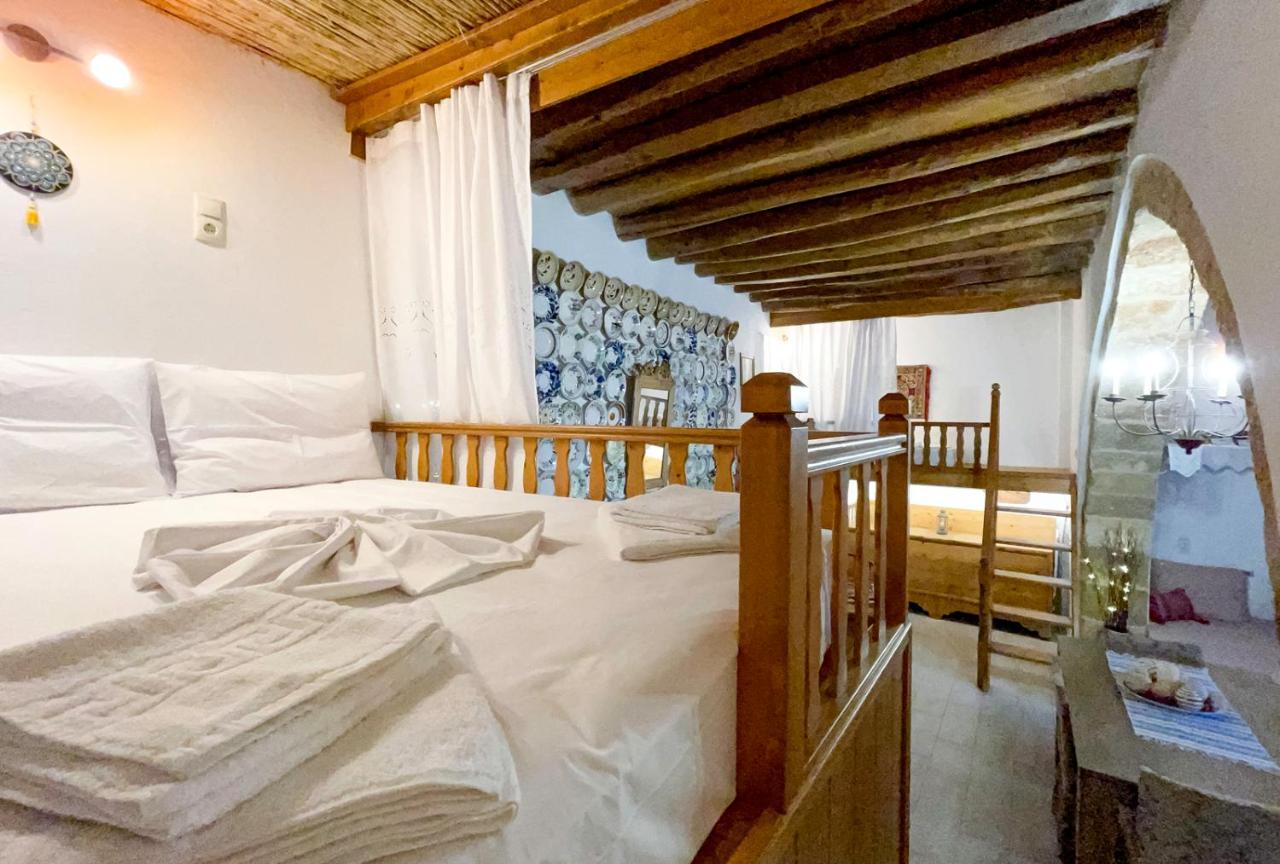 "Finio" Traditional House Apartment อาร์คานเยโลส ภายนอก รูปภาพ